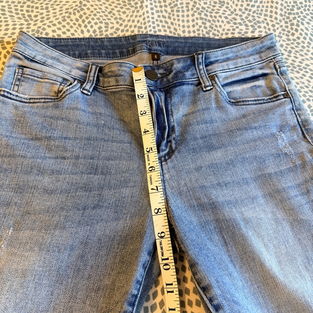 Kut from the Kloth | Light Blue Cropped Straight Leg Jeans - Picture 6 of 7